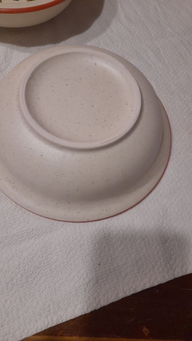 Piatti in ceramica rustica