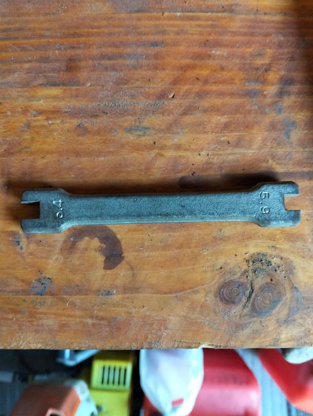 Llave para radios moto