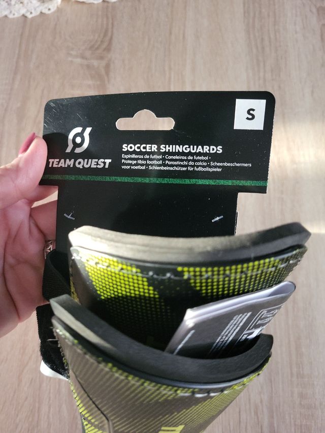 2ESPINILLERAS FÚTBOL A ESTRENAR