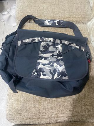 Cartera para ordenador o libros