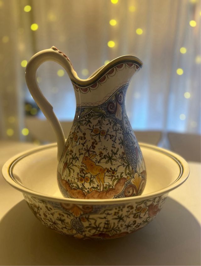 JUEGO AGUAMANIL COMPUESTO POR JARRA Y JOFAINA