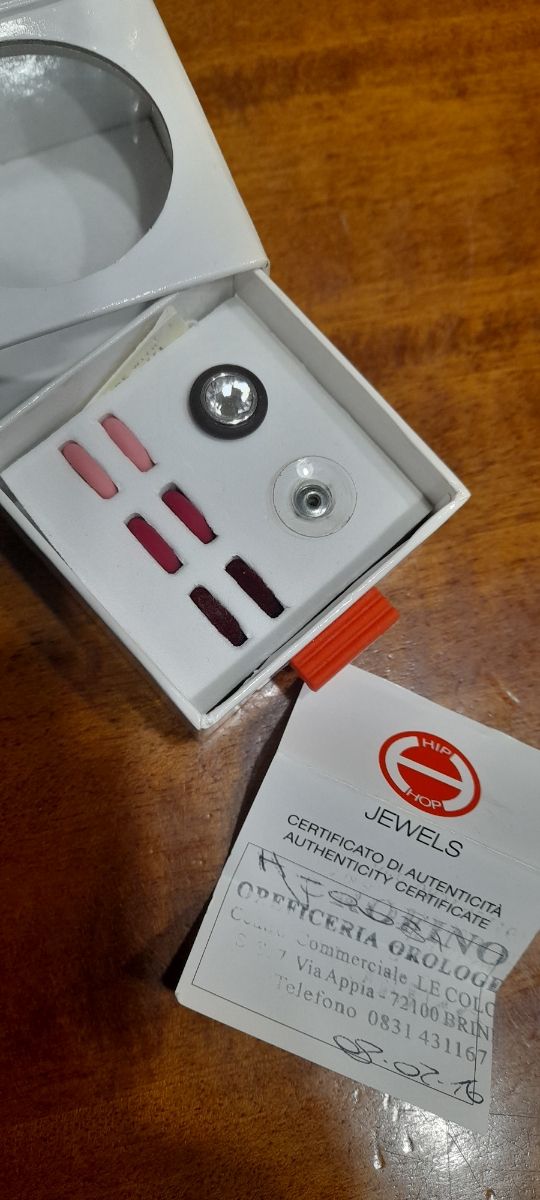 Orologi e orecchino Hip Hop 