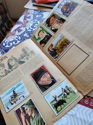Álbum cromos hombre raza y costumbre
