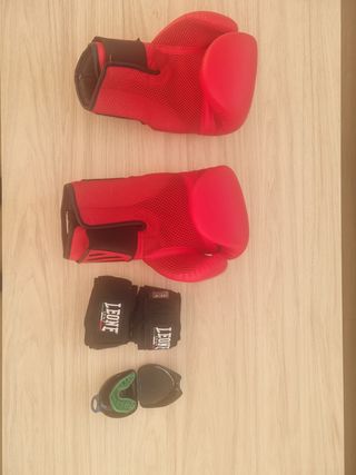 Guantes Boxeo, cintas y protector dental