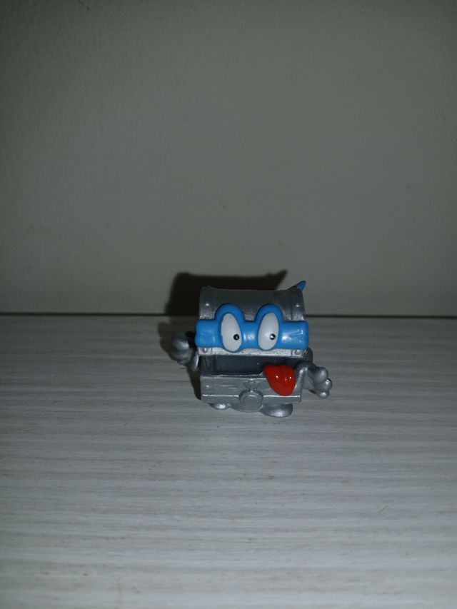 Superthings plateados y dorados