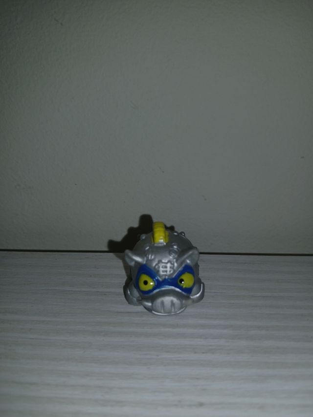 Superthings plateados y dorados