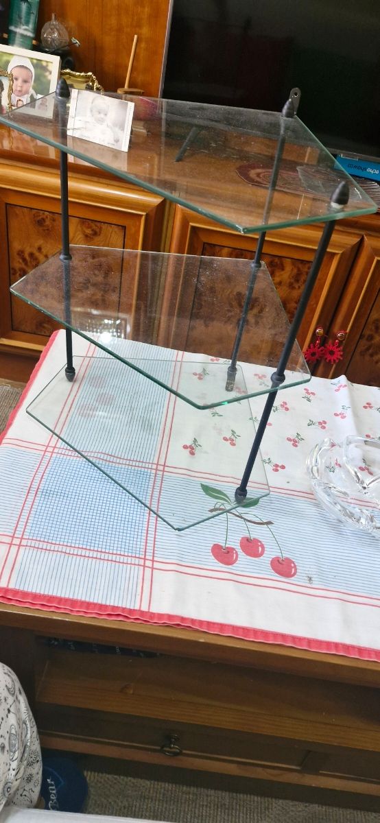 Estanteria de cristal