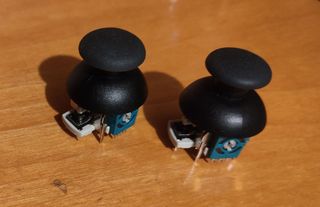 Sticks de repuesto para mandos de PS2 y PS3 (2uds)
