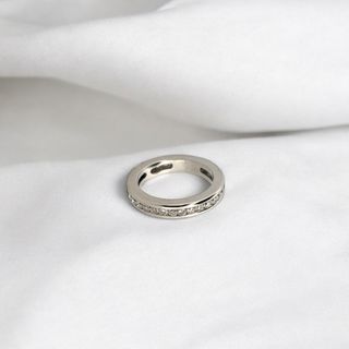 Alianza de carril oro blanco 18kt con diamantes