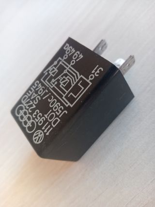 RELÉ 111 953 227D PORSCHE 944 AUDI 100 200 C3 TYP