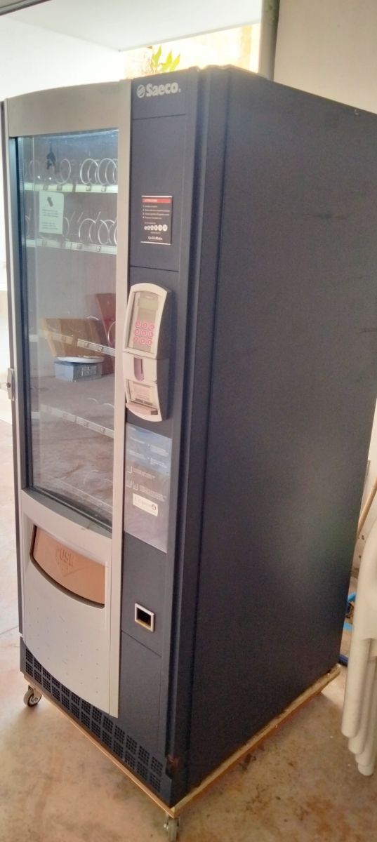 Distributore Snack Saeco