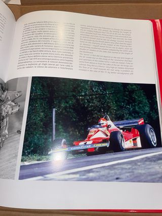 Libro da collezione sulla ferrari