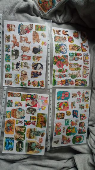 Cromos y pegatinas antiguas pegadas años 90