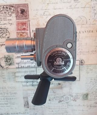 Antigua y rara cámara Bell & Howell Viceroy