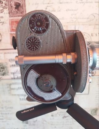 Antigua y rara cámara Bell & Howell Viceroy