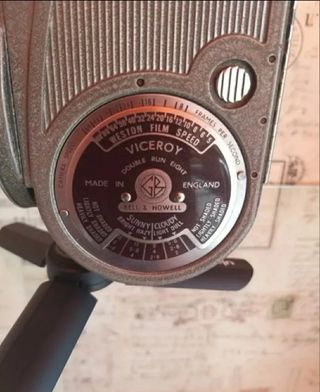 Antigua y rara cámara Bell & Howell Viceroy