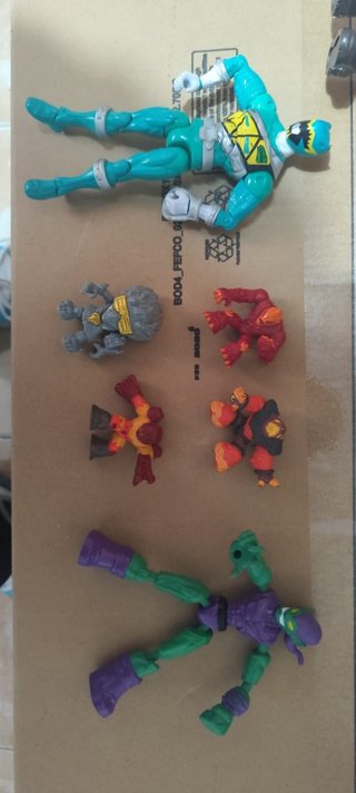 Muñecos varios