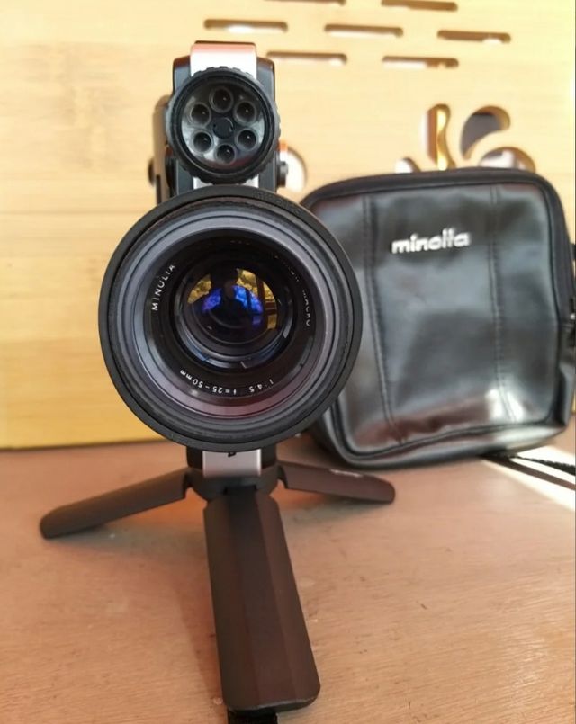 Icónica cámara Minolta 110 Zoom SLR