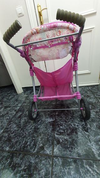 Carrito para dos muñecos gemelos. .