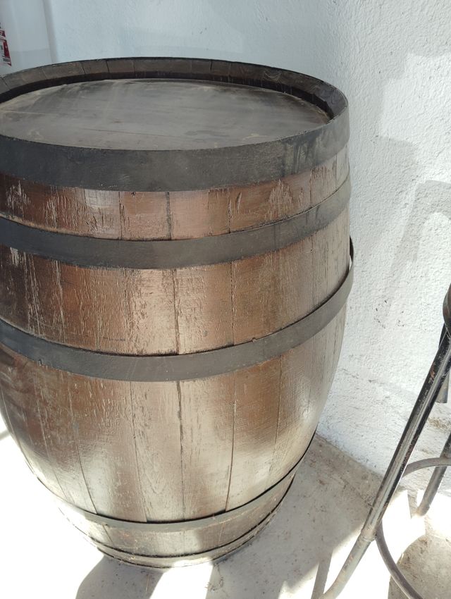 Barril de madera de vino
