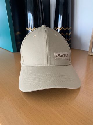 Cappello con visiera