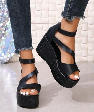 Sandalias negras con cuña talla 39 