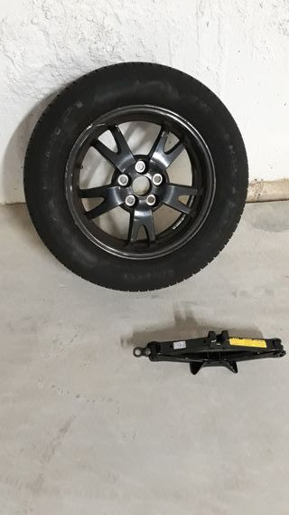 Rueda y gato para Toyota Prius
