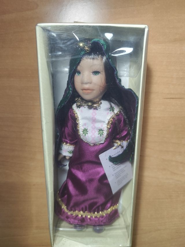 Muñeca Porcelana. Nueva.