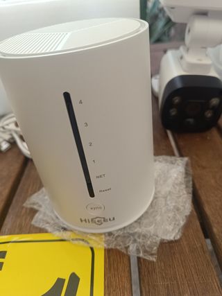 Kit vigilancia solar Hisseu con 3 cámaras.