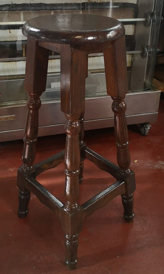 Taburetes restaurante madera