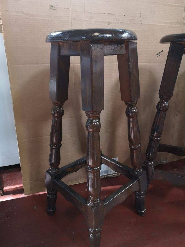 Taburetes restaurante madera