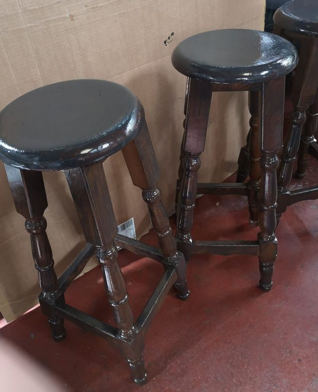 Taburetes restaurante madera