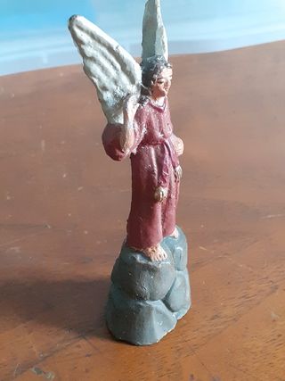 Figura pesebre barro arcángel