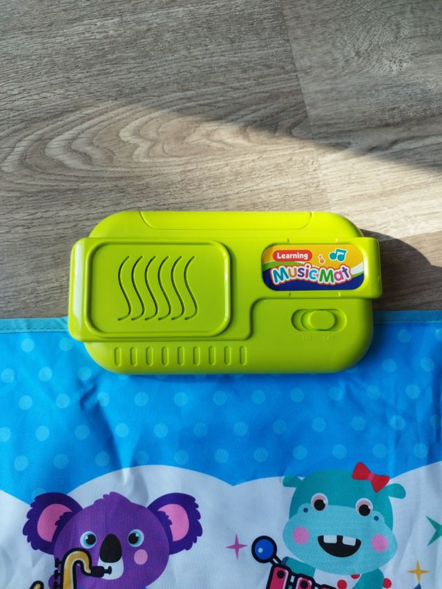 Piano de pies de juguete