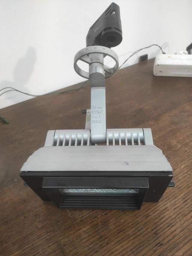 Foco halógeno marca ERCO