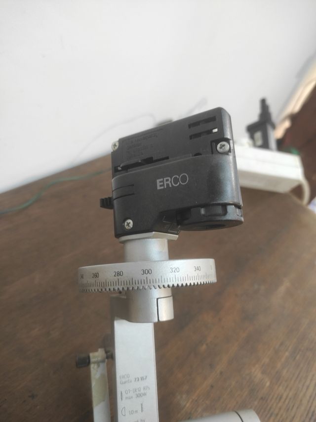 Foco halógeno marca ERCO