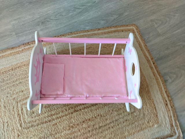 Cuna mecedora rosa para muñec@s.