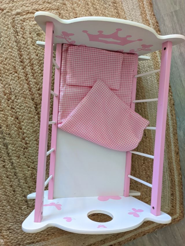 Cuna mecedora rosa para muñec@s.