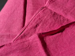 Coppia di asciugamani in lino rosso