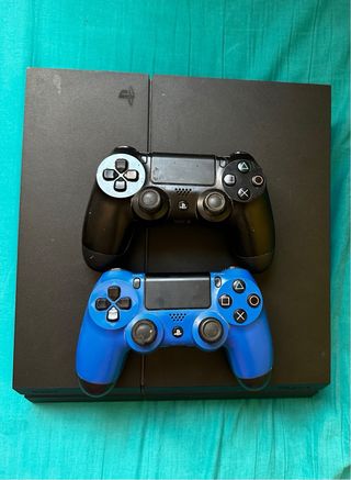 PlayStation 4 1TB 2 Mandos +Juegos
