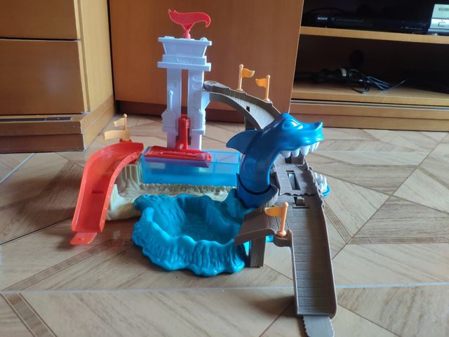 Pista tiburón Hot Wheels