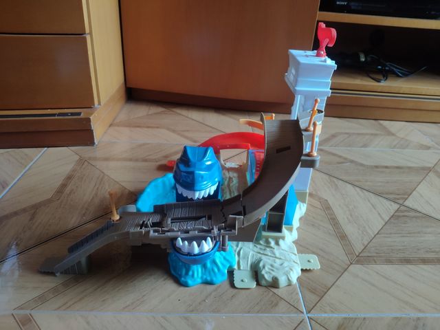 Pista tiburón Hot Wheels