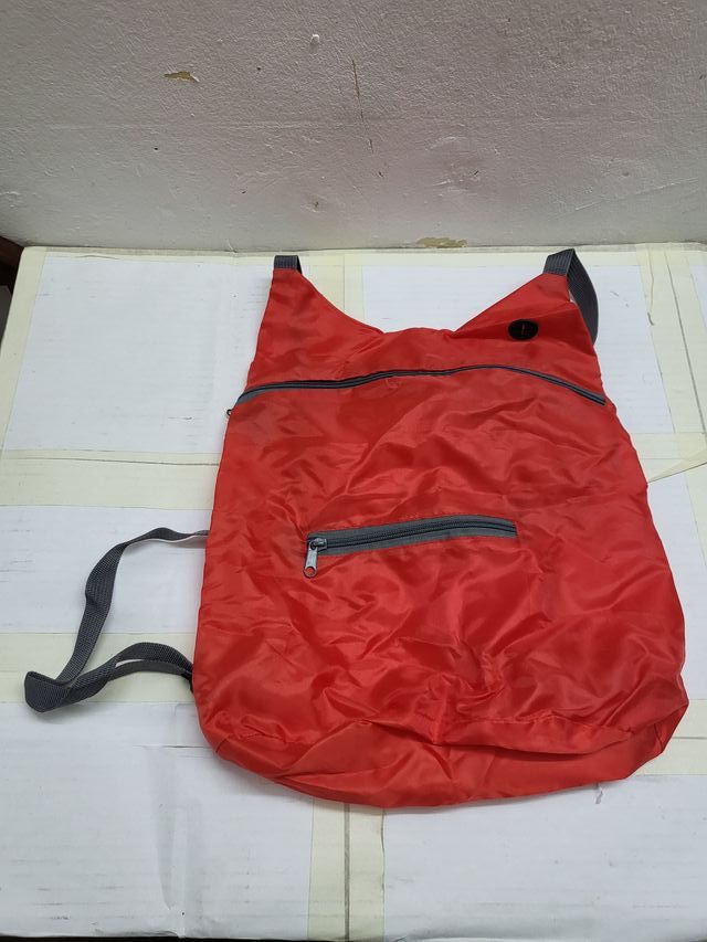 Mochila roja