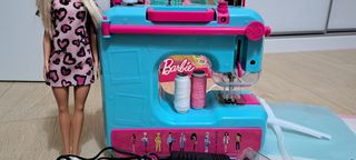 Máquina de coser de Barbie