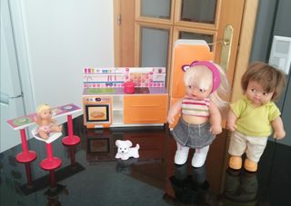 Casita y muñecos Barriguitas desmontable sin caja.