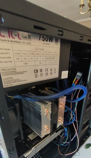 Intel Xeon 2,4ghz. Ram 16 gb. Disco Nvme 240