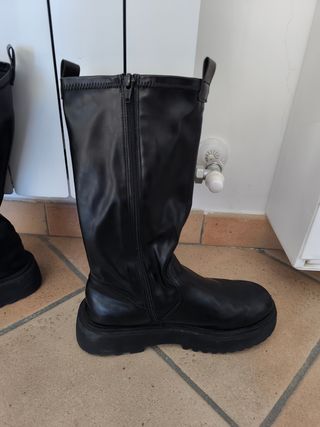 Stivali neri in pelle Zara