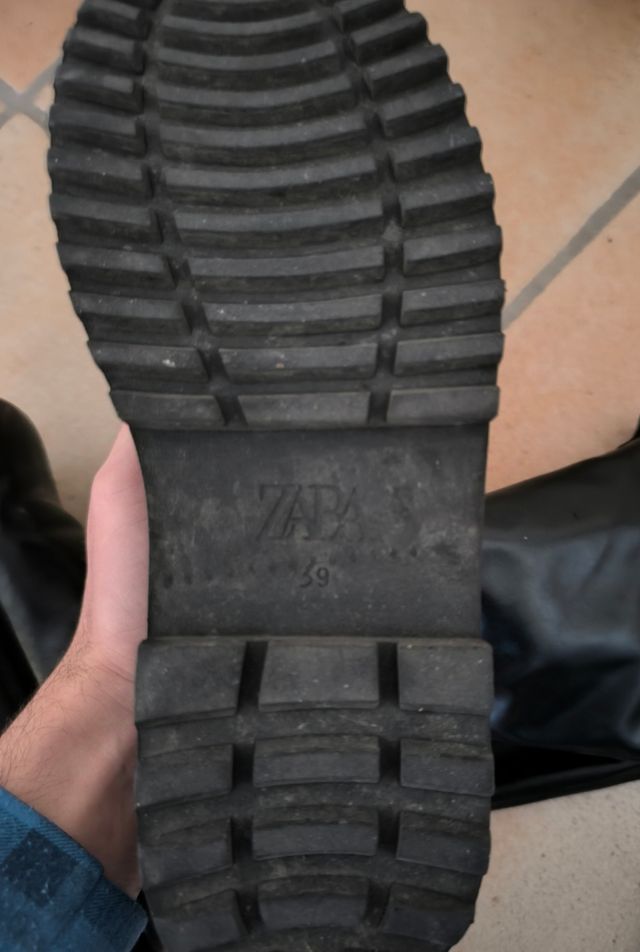 Stivali neri in pelle Zara