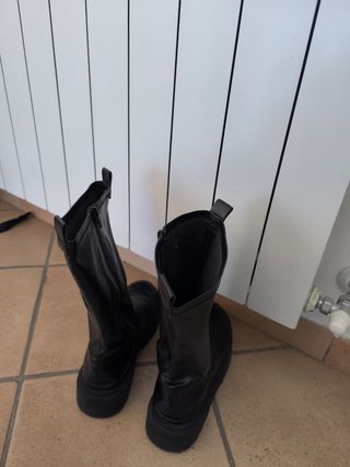 Stivali neri in pelle Zara