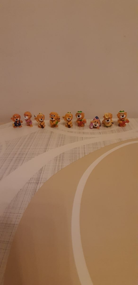 Set n.9 sorpresine Kinder- Leo Venturas-